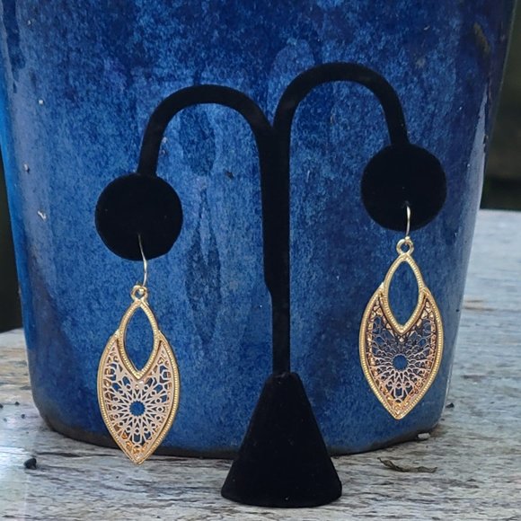 Oblong Dangle Gold Tone Earrings - Picture 1 of 5